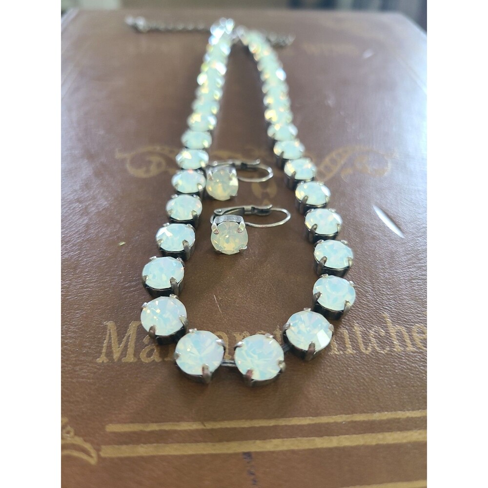 White Iridescent Crystal Rhinestone Choker Necklace & Earring Set Sabika-esque - Picture 4 of 4